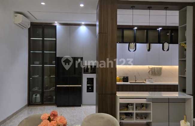 *For Sale/Rent Golf Island House*  
Size 8x25, 3+1 floors, Northwest facing  
Fully furnished  
*Rent price 600m/year*  
*2-year lease 550m/year*  
*Sale price 12.5b*  
Interested parties can contact Chen Lie Shien at 089635643184 (WhatsApp). Thanks.