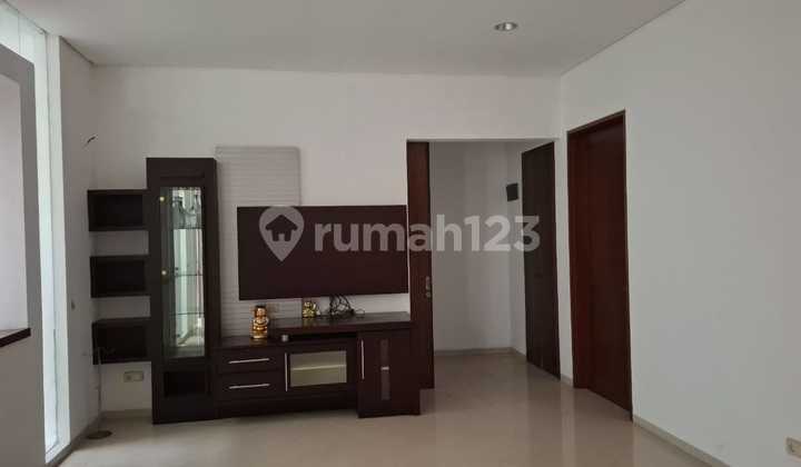 For Sale / Rent in Pluit Putra Dalam.
Size: 10x20, 3.5 floors
Price: IDR 7.5B (Negotiable)
Rent: IDR 320M for 2 Years (Negotiable). For 1 Year IDR 180M (Negotiable).
Foreigners Allowed.
Address: Jl Pluit Putra Dalam
Facing: West
Area: 200m²
3 Floors
Bathrooms: 4
Bedrooms/Rooms: 8 (Including Living Room) For Sale / Rent in Pluit Putra Dalam.
Size: 10x20, 3.5 floors
Price: IDR 7.5B (Negotiable)
Rent: IDR 320M for 2 Years (Negotiable). For 1 Year IDR 180M (Negotiable).
Foreigners Allowed.
Address: Jl Pluit Putra Dalam
Facing: West
Area: 200m²
3 Floors
Bathrooms: 4
Bedrooms/Rooms: 8 (Including Living Room)