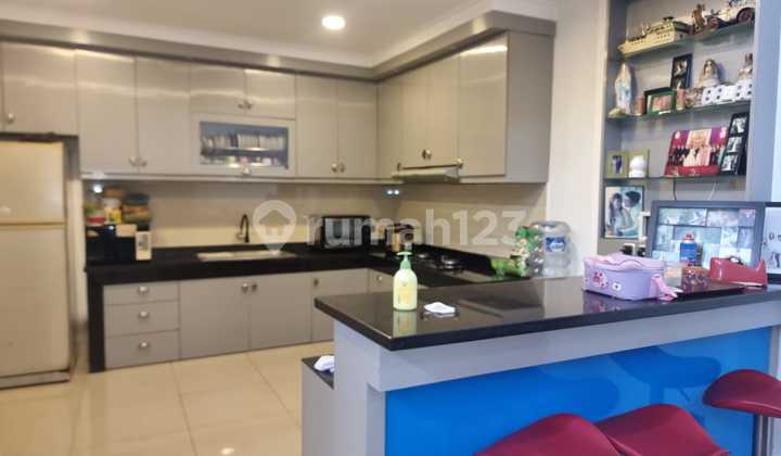 *info Spek Property*dijual Rp. 8.000.000.000alamat : Blok 9shgb/shm : Shmada Imb : Adalt : 200m²dimensi : 8x25lb : 600m²lantai : 3½ Lantaikt : 6km : 2 Luar + 6 Dalamk.gudang : 2 K.pmbnt : 1 + K.mandi Dalampln : 5500pam/air Tanah: Pamhadap : Utaralebar Jal 2