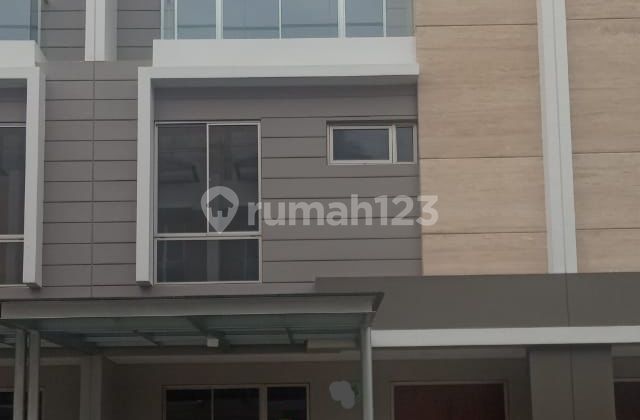 Bisa KPR, 2 Lantai, Dekat Tempat Wisata, Siap Huni,