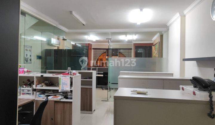 *Dijual Ruko Cordoba* 
LT 63m2
3,5 lantai
Selatan 
5500 watt
Rapi
full furnished
Harga 6m Nego

 2