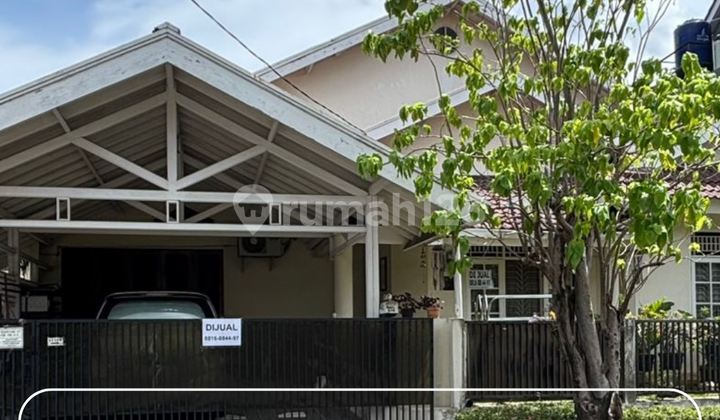 Hoek Mertilang House Sector 9 Bintaro