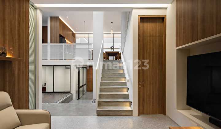 Dijual Rumah Bergaya Minimalis ,sutera Feronia,alam Sutera