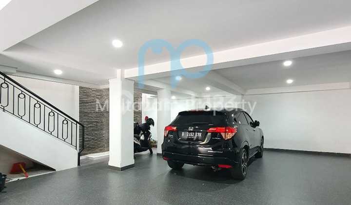 Rumah Mewah Dekat Senayan dn Sudirman 3 Lantai Kebayoran Baru  8