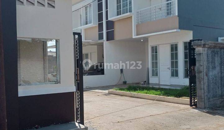 Rumah 2 Lantai Dalam Cluster Kecil Di Sawangan. Dekat Gerbang Tol 1