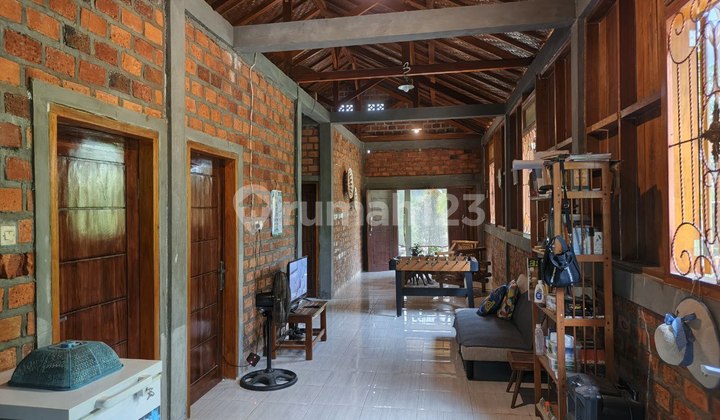 For Sale Villa in Downtown Kendari, Large Land and Established Surroundings