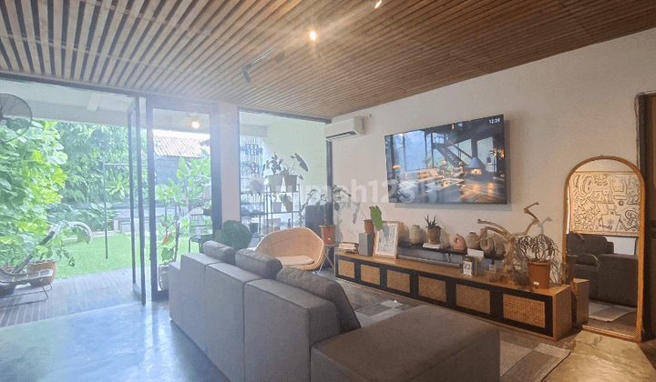 Rumah 2 Lantai Bagus Semi Furnished SHM di Ciputat Timur, Tangerang Selatan 2