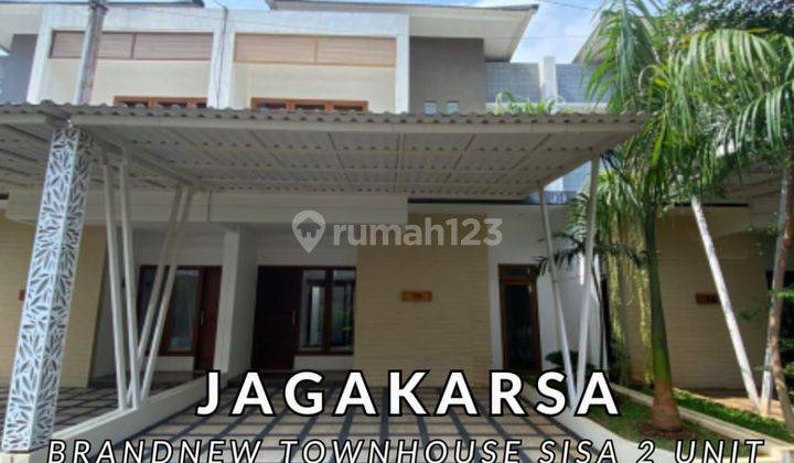 Rumah 2 Lantai SHM Baru dalam townhouse di Jagakarsa 1