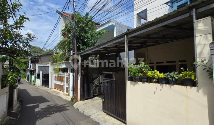 Dream House with 5 Rooms for Rent in Jati Padang, South Jakarta 2