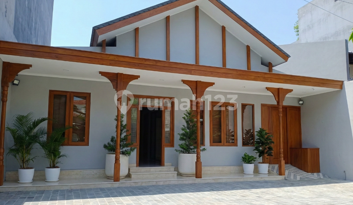 House in Kebayoran Baru