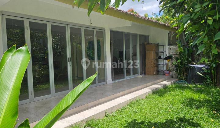 Rumah semi Villa cantik, bersih di Canggu 1