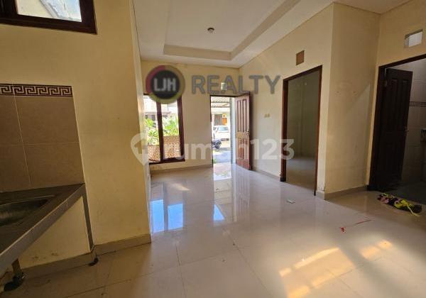 2 Bedroom House For Rent On Jl. Denpasar-Gilimanuk, Tabanan, Strategic Location, Well Maintained