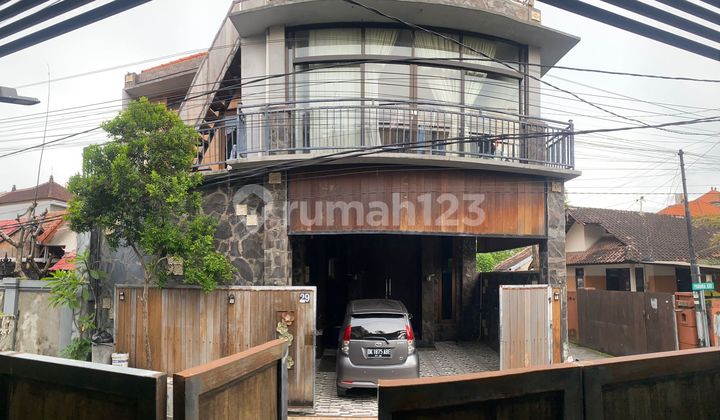 Beautiful House in a Comfortable Neighborhood in South Denpasar 2