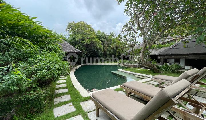 Villa Mewah Tanah Luas di Kerobokan.(Jea-Tm)