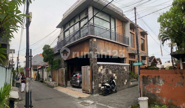 Beautiful House in a Comfortable Neighborhood in South Denpasar