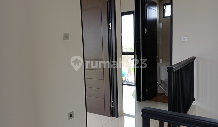 Rumah Mewah 2 Lantai 3 Kamar Tidur Dekat Akses Tol Dan Transjakarta Di Bojongsari Depok 
