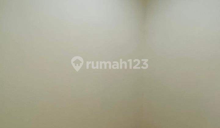 Dijual Cepat Rumah 3 Kamar Tidur Strategis Dekat Stasiun Depok 2