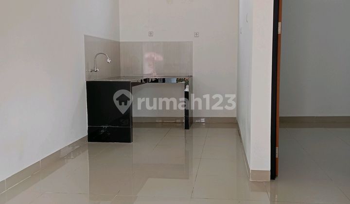 Rumah 2 Lantai 3 Kamar Tidur Dekat Bandara Pondok Cabe Tangerang Selatan 