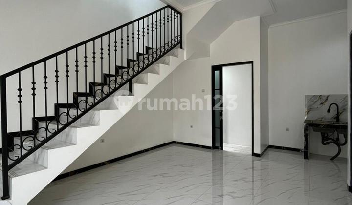 Rumah Mewah 3 Kamar Tidur Free Biaya-biaya Di Dekat Pintu Tol Di Depok  2