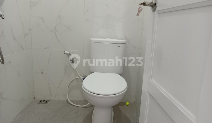 Rumah 2,5 Lantai Bebas Banjir Dekat Pintu Tol Pamulang Di Cinangka Depok  2