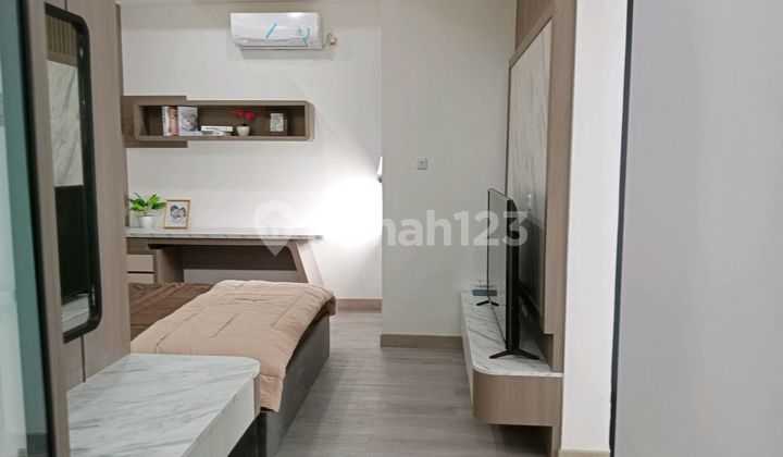 Strategic 3-Story House Near Mrt Station In Ciputat South Tangerang Strategic 3-Story House Near Mrt Station In Ciputat South Tangerang