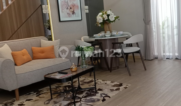 Rumah Hook 2 Lantai Dekat Stasiun Mrt Lebak Bulus Di Tangerang Selatan 