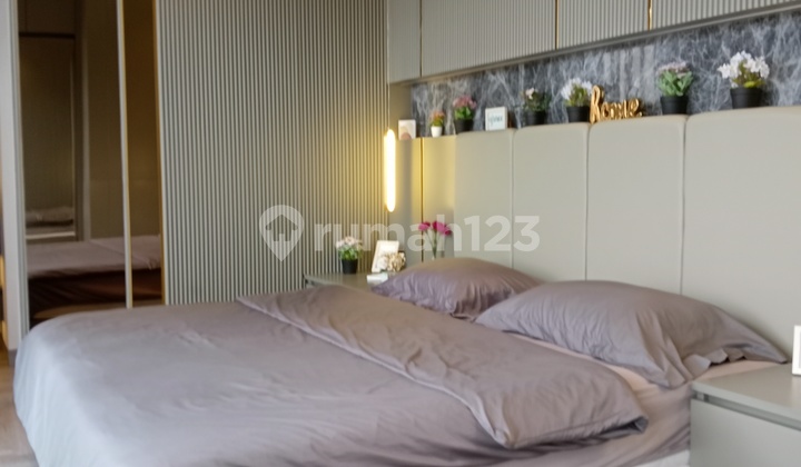 Rumah Mewah 4 Kamar Tidur Dekat Stasiun Mrt Di Ciputat Tangerang Selatan 