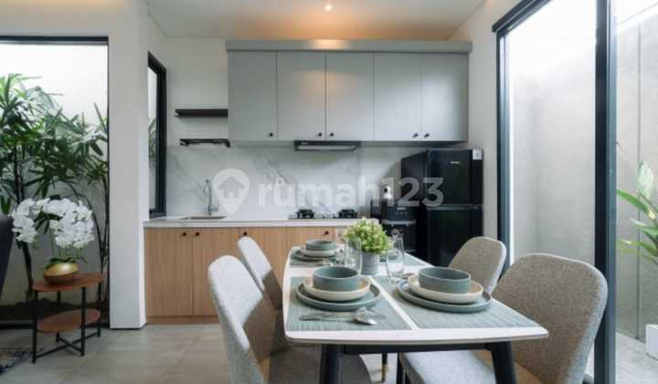 Rumah 2 Lantai 3 Kamar Tidur Dekat Taman Kolam Renang Sawangan Depok