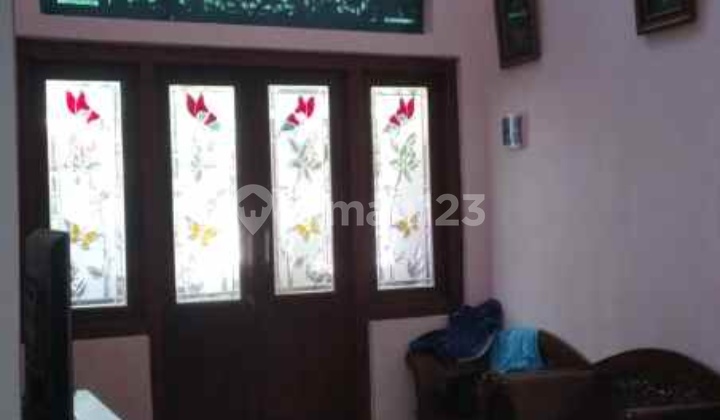 Rumah 2,5 Lantai Roof Top Bergaya American Clasik Bebas Banjir Dekat Stasiun Mrt Lebak Bulus Di Ciputat Timur