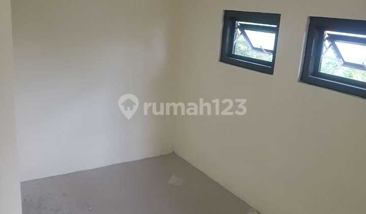 Dijual Murah Rumah Masa Kini Sertifikat SHM Bebas Banjir Strategis Dekat Pintu Tol dan Stasiun MRT di Pamulang Tangerang Selatan