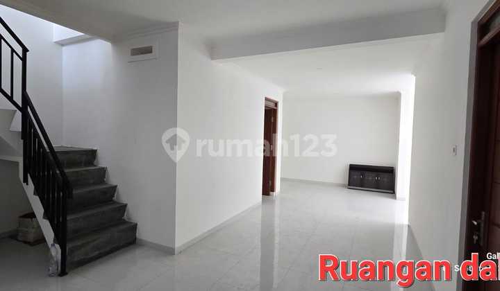 Di Jual Cash Rumah 2 Lantai 3 Kamar Tidur Bebas Banjir Dekat Stasiun Krel Pondok Ranji dan Kampus Uin di Pondok Ranji Tangerang Selatan Di Jual Cash Rumah 2 Lantai 3 Kamar Tidur Bebas Banjir Dekat Stasiun Krel Pondok Ranji dan Kampus Uin di Pondok Ranji Tangerang Selatan
