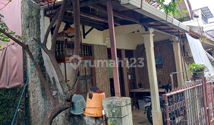 Dijual Murah Rumah 1,5 Lantai 3 Kamar Tidur SHM Bebas Banjir Dekat Stasiun MRT Lebak Bulus di Legoso Pisangan Tangerang Selatan