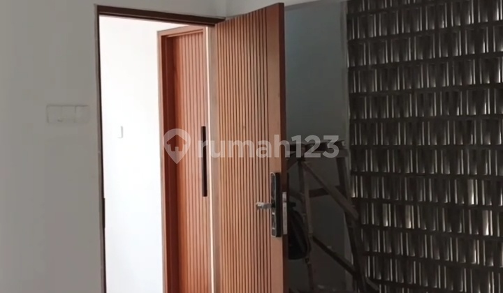 Rumah Moderen 2 Lantai Strategis Dekat Mrt Lebak Bulus Di Cirendeu Tangerang Selatan