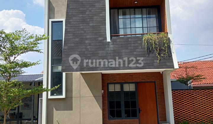 Rumah American Moderen Strategis Dekat Pintu Tol Kukusan Depok 