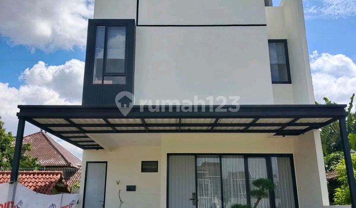 Modern 3-Storey House 5 Bedrooms Flood-Free Near MRT Lebak Bulus Station in Ciputat Pisangan South Tangerang Modern 3-Storey House 5 Bedrooms Flood-Free Near MRT Lebak Bulus Station in Ciputat Pisangan South Tangerang