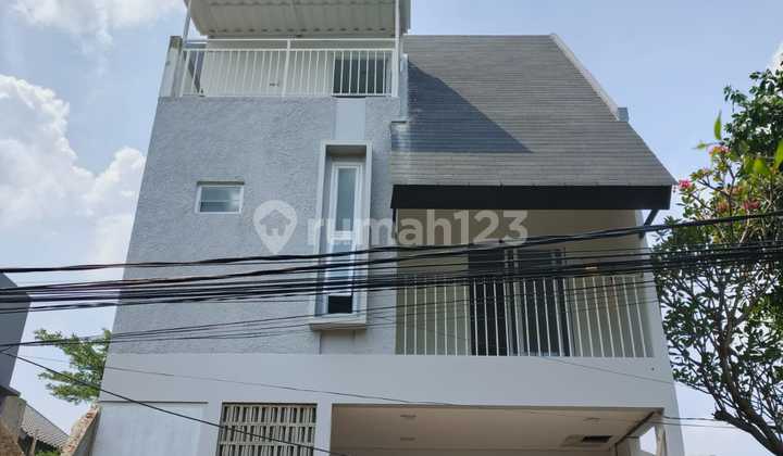 Rumah Moderen 2 Lantai Strategis Dekat Mrt Lebak Bulus Di Cirendeu Tangerang Selatan