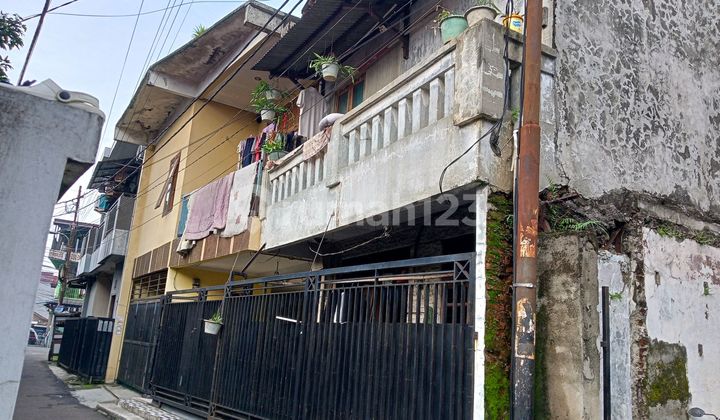 Dijual Murah Rumah 2 Lantai 4 Kamar Tidur Sertifikat SHM Strategis Bebas Banjir Dekat Stasiun MRT Lebak Bulus di Rempoa Tangerang Selatan