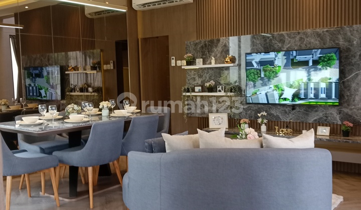 Strategic 2-Story Luxury Hook House Near Lebak Bulus MRT Station in South Tangerang 2