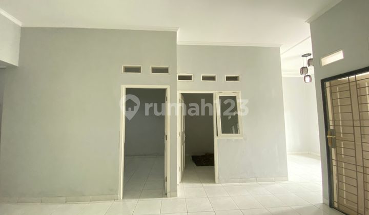 Rumah Minimalis Dijual Murah Strategis Dekat Pintu Tol Desari Depok Rumah Minimalis Dijual Murah Strategis Dekat Pintu Tol Desari Depok