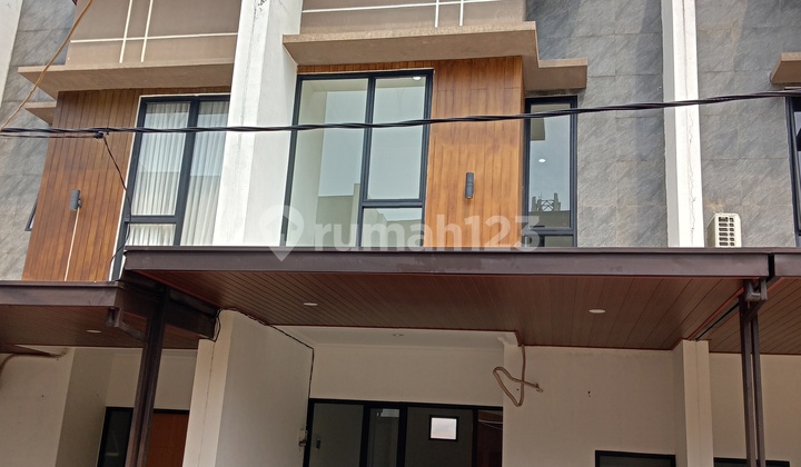 Rumah Moderen Tropical Siap Huni Dekat Stasiun Mrt Di Pondok Cabe Tangerang Selatan