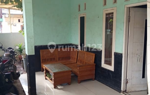 For Sale Cheap 2-Story House Bonus Car SHM Certificate Strategic Flood-Free Near KRL Station and Toll Gate in Serpong South Tangerang