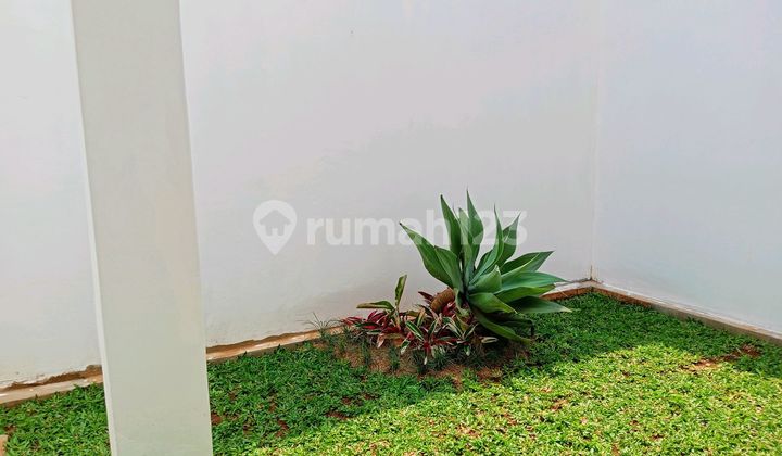 Rumah Moderen Siap Huni 3 Lantai Strategis Dekat Kampus Uin Jakarta di Cirendeu Tangerang Selatan