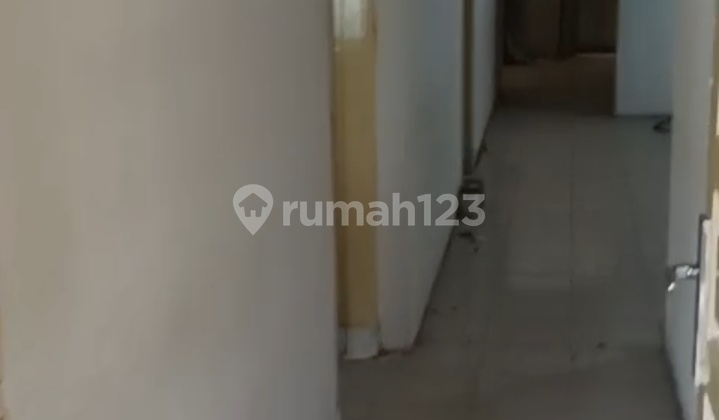 American Classic Style House for Rent 6 Bedrooms Near Mrt Lebak Bulus Station and Uin Campus in Rempoa South Tangerang 2