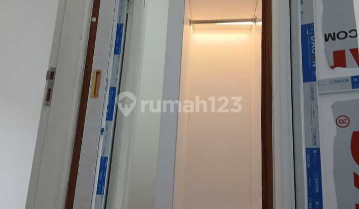 Dijual Murah Rumah 2 Lantai Dekat Stasiun KRL di Depok 2