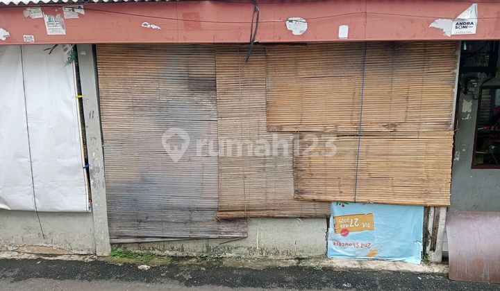 Cheap for Sale: 10-Door Rental House, Flood-Free, Near KRL Station and Toll Gate in Rengas, East Ciputat 2