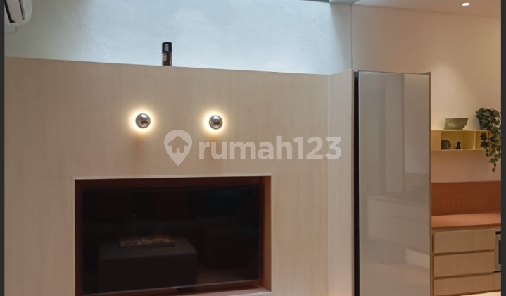 Rumah Moderen 2 Lantai 4 Kamar Tidur Bebas Banjir Dekat Gerbang Tol Desari Di Limo Depok  2