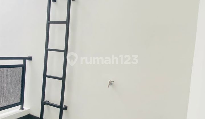 Rumah Mewah Moderen 2 Lantai Strategis Dekat Pintu Tol Di Depok 