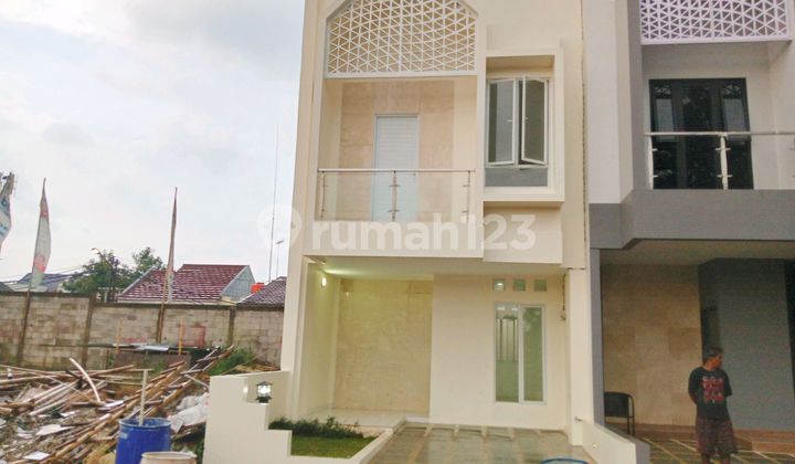 Rumah Siap Huni 2,5 Lantai Bebas Banjir Dekat Stasiun Mrt Di Ciputat Tangerang Selatan Rumah Siap Huni 2,5 Lantai Bebas Banjir Dekat Stasiun Mrt Di Ciputat Tangerang Selatan