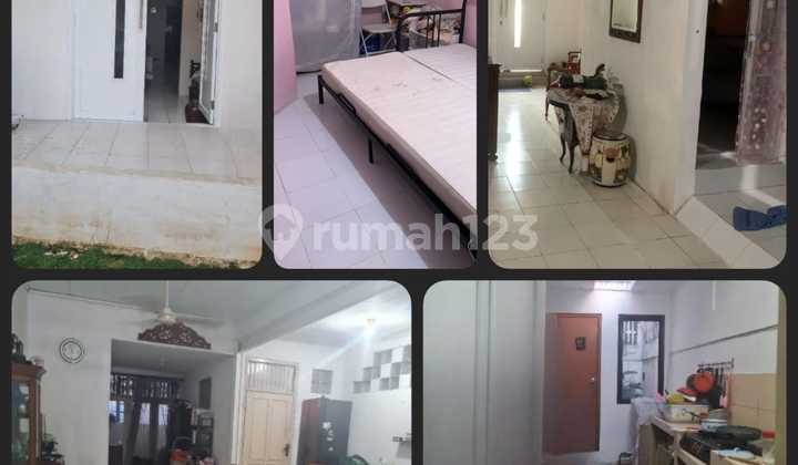 1.5-Story Ready-to-Live House for Sale at a Low Price, Flood-Free, Near Veteran Toll Gate in Rempoa, South Tangerang 2