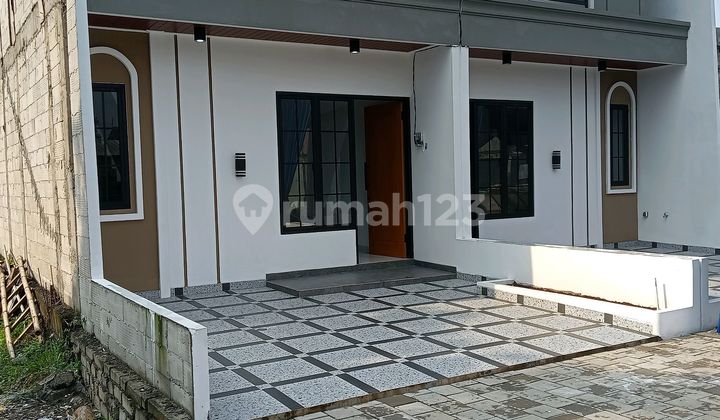 Dijual Rumah 2 Lantai 4 Kamar Tidur Dekat Pintu Tol Pamulang Di Bojongsari Depok 
